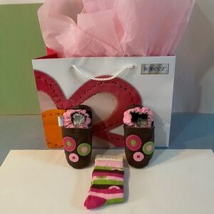ROBEEZ Soft Sole Baby Shoes (Bonus: Socks)